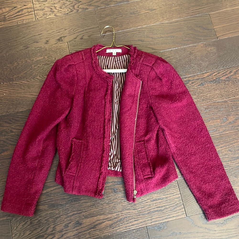 CAbi sz 8 lightweight cranberry zip blazer jacket